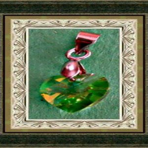18KRP Green Crystal Heart Design Charm